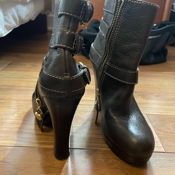 Juicy Couture ankle boots. Brown. Size 6.5. Heal 4.5’’ - Picture 2 of 5